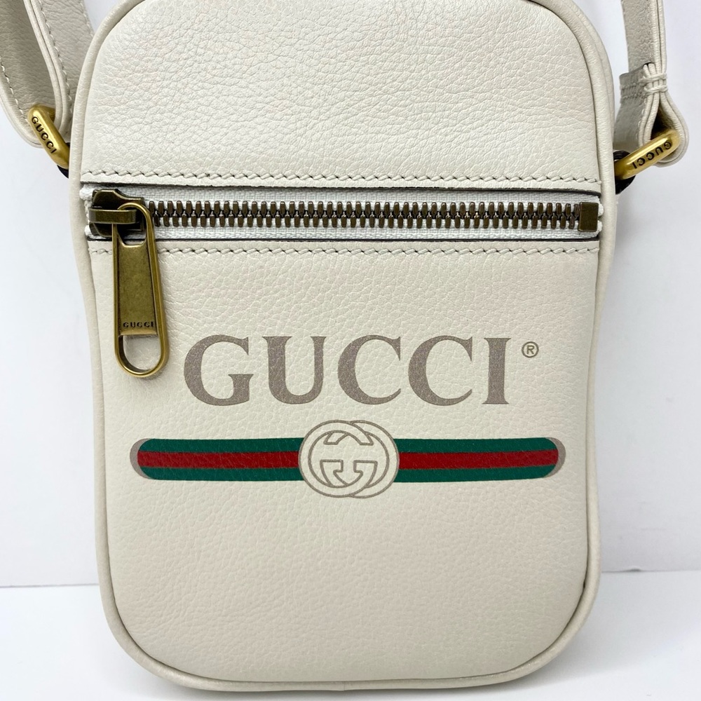Authentic Gucci Grained Calfskin Logo Messenger Bag - Picture 3 of 15